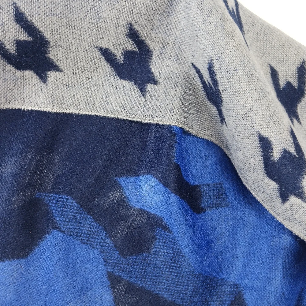 BODY GLOVE Midweight Soft Reversible Blue & Grey Houndstooth & Camouflage Scarf
